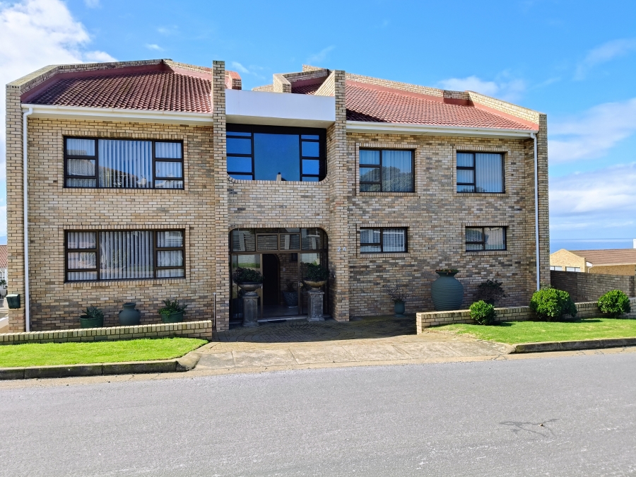 4 Bedroom Property for Sale in Wavecrest Eastern Cape